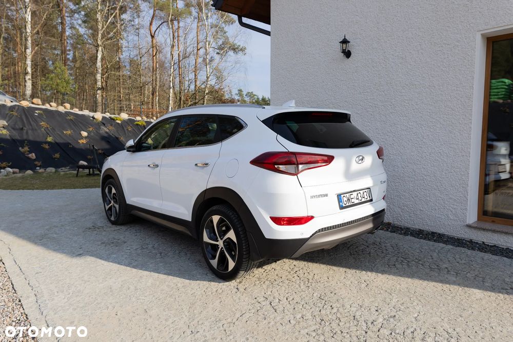 Hyundai Tucson 2.0 CRDI 4WD Automatik Premium - 3