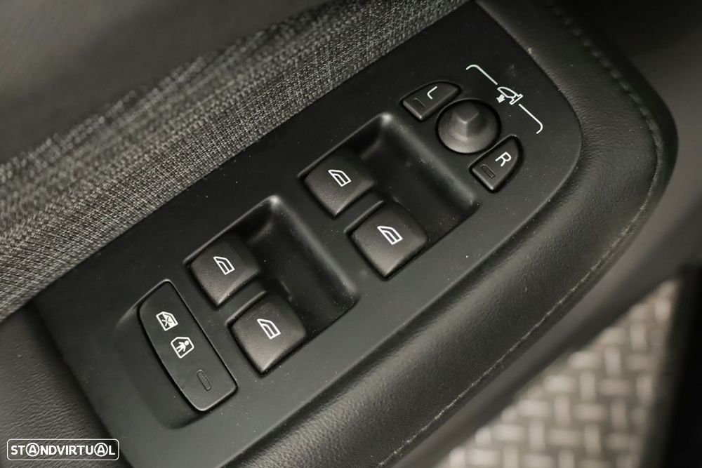 Volvo V60 2.0 T6 AWD TE Plus Bright - 18