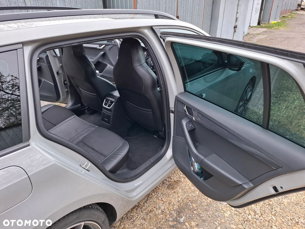 Skoda Octavia 2.0 TSI RS DSG - 12