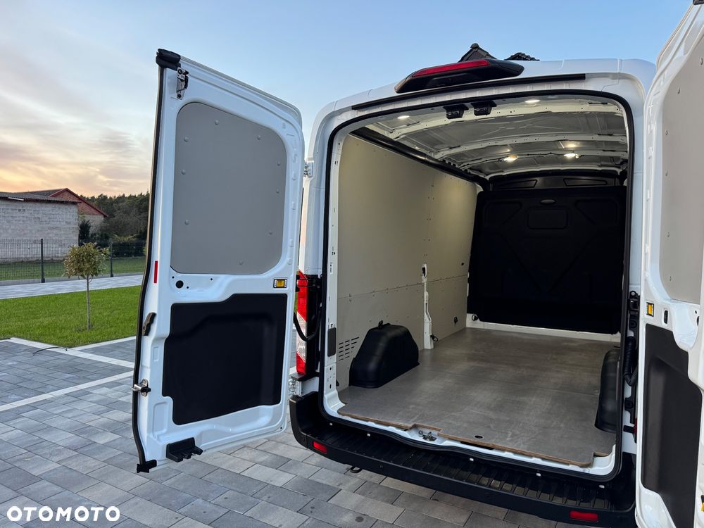 Ford Transit - 25