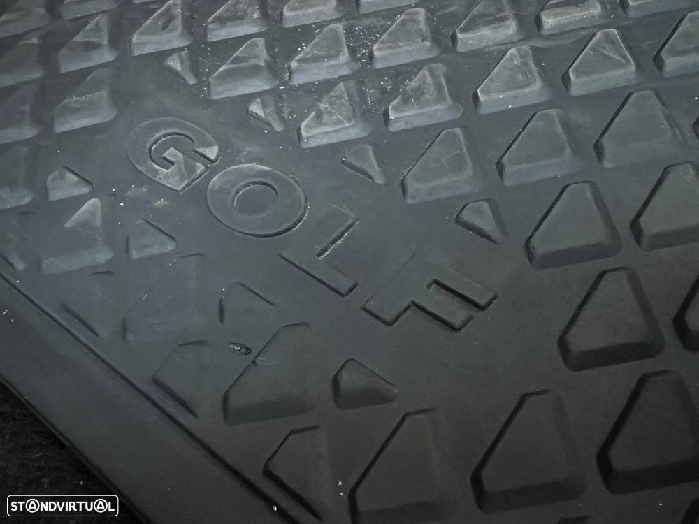 VW Golf 1.6 TDi Highline - 39