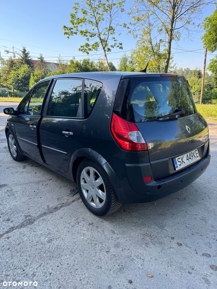 Renault Scenic 2.0 16V Emotion - 4
