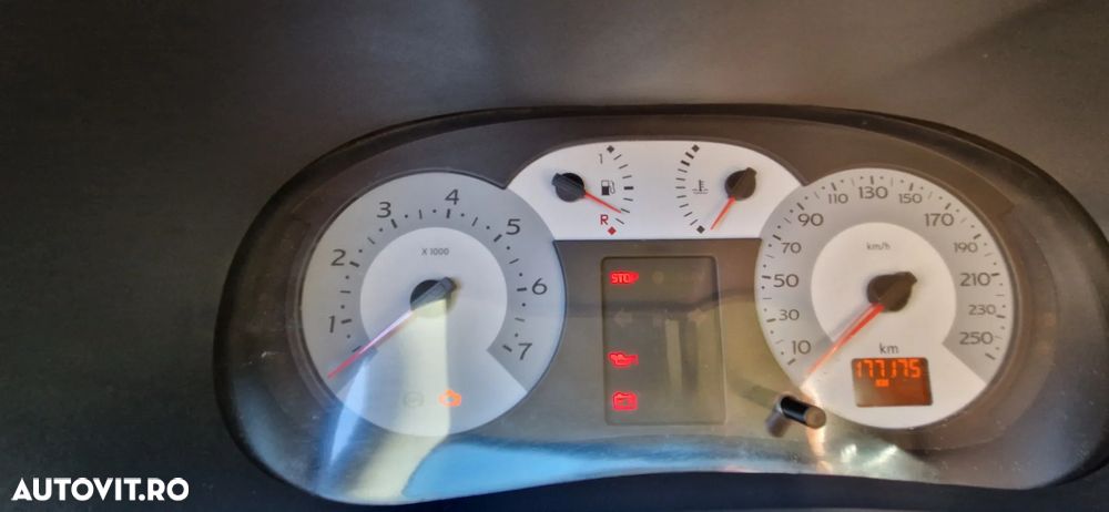 Renault Symbol 1.4 Expression - 9