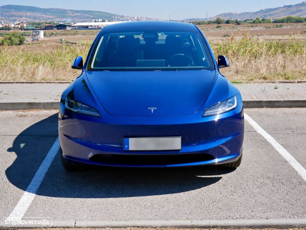 Tesla Model 3 2024 photo 2