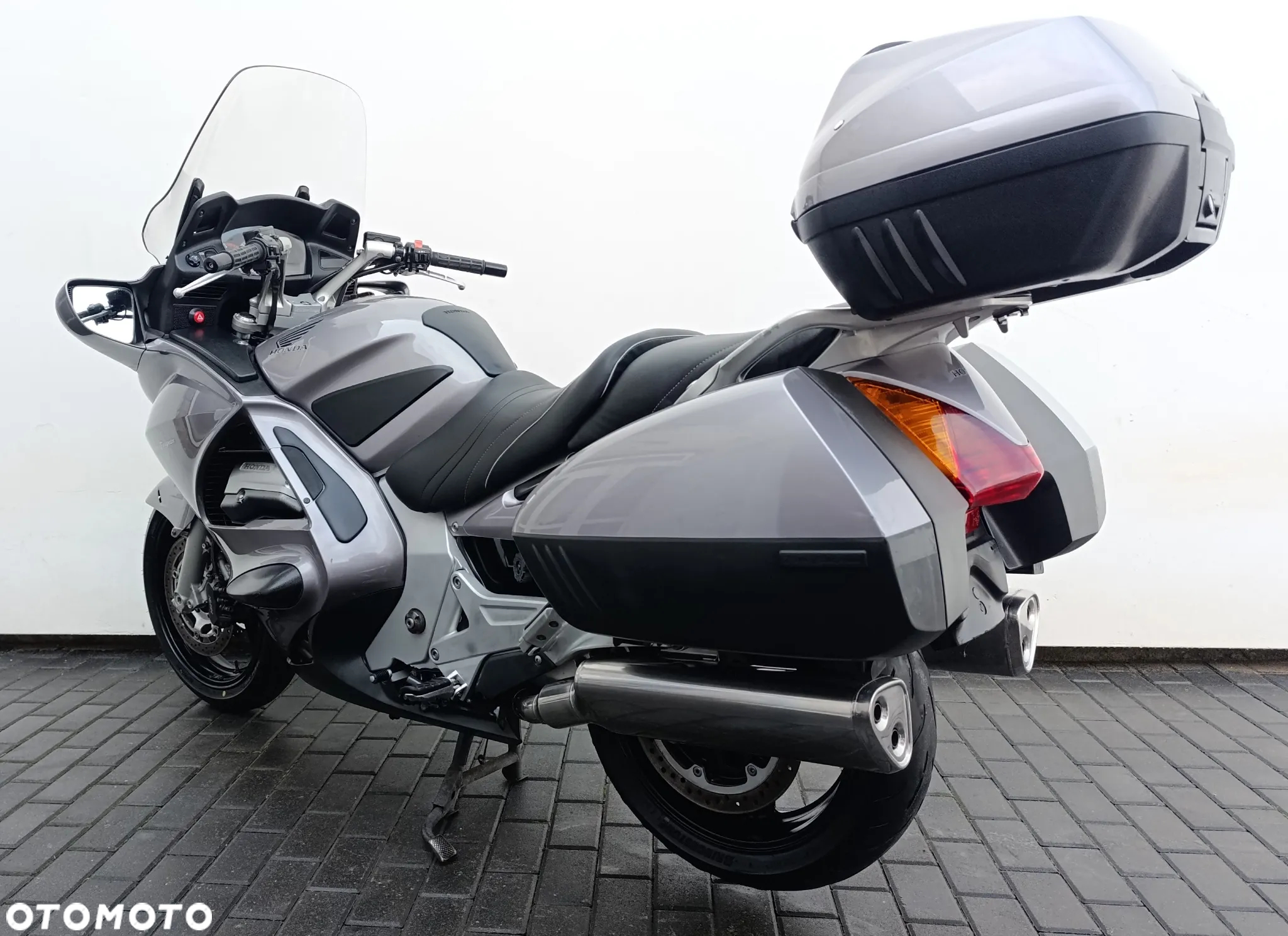Honda ST - 4