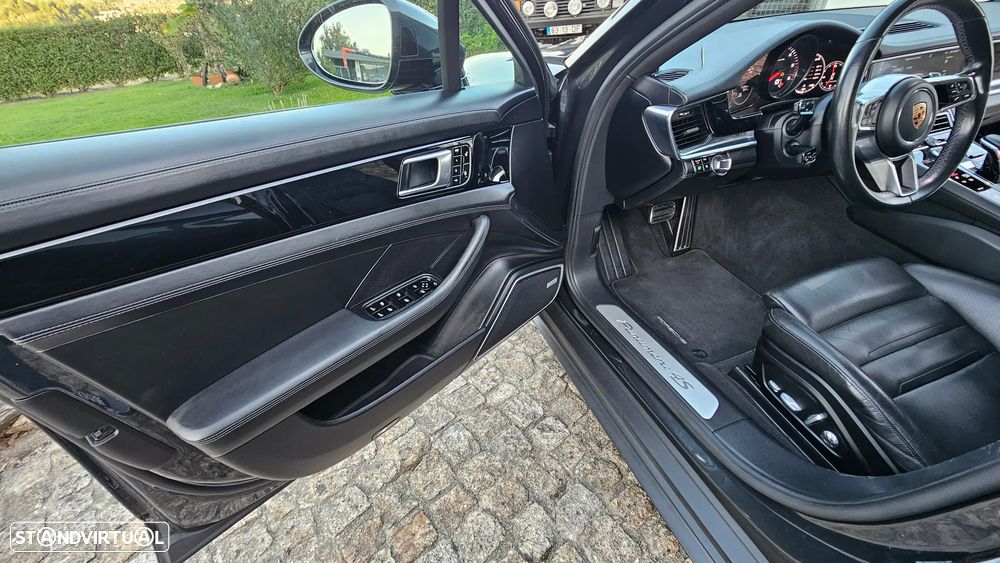 Porsche Panamera 4 S - 42