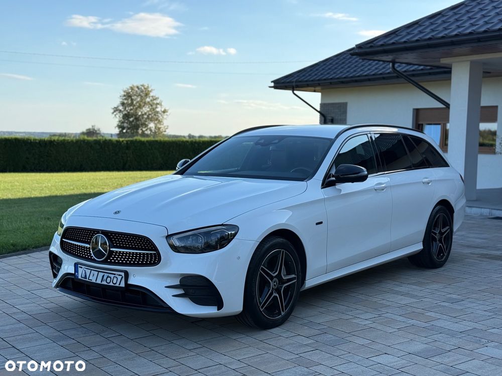 Mercedes-Benz Klasa E 300 de AMG - 16