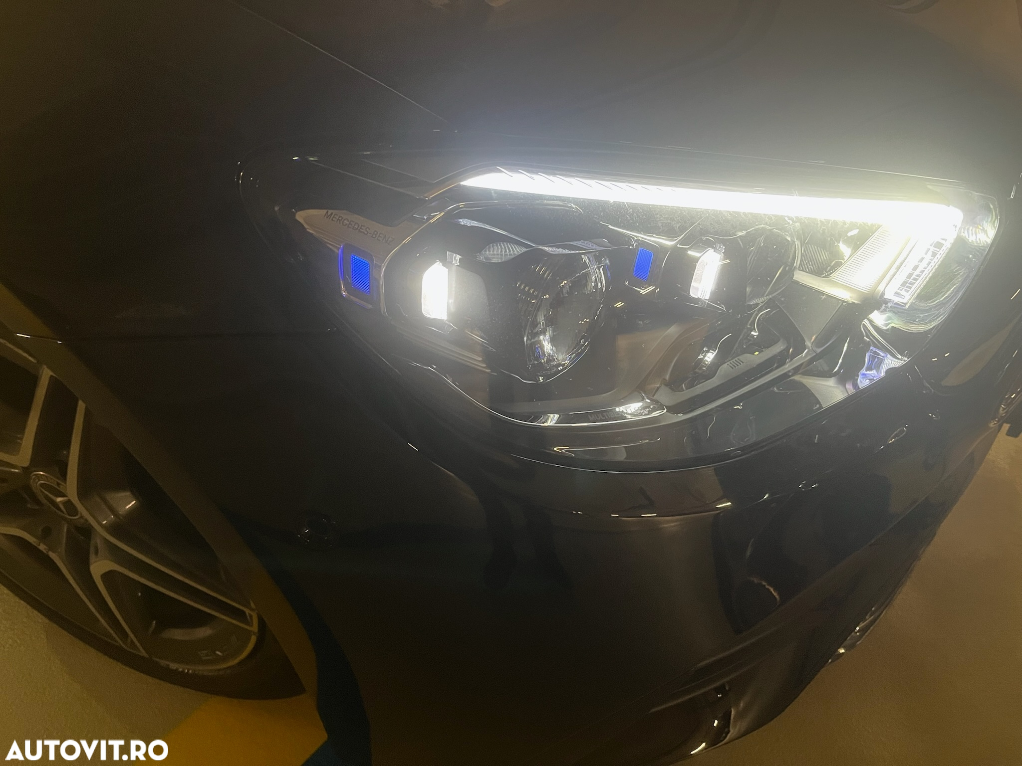 Mercedes-Benz E 300 4MATIC Aut. - 10