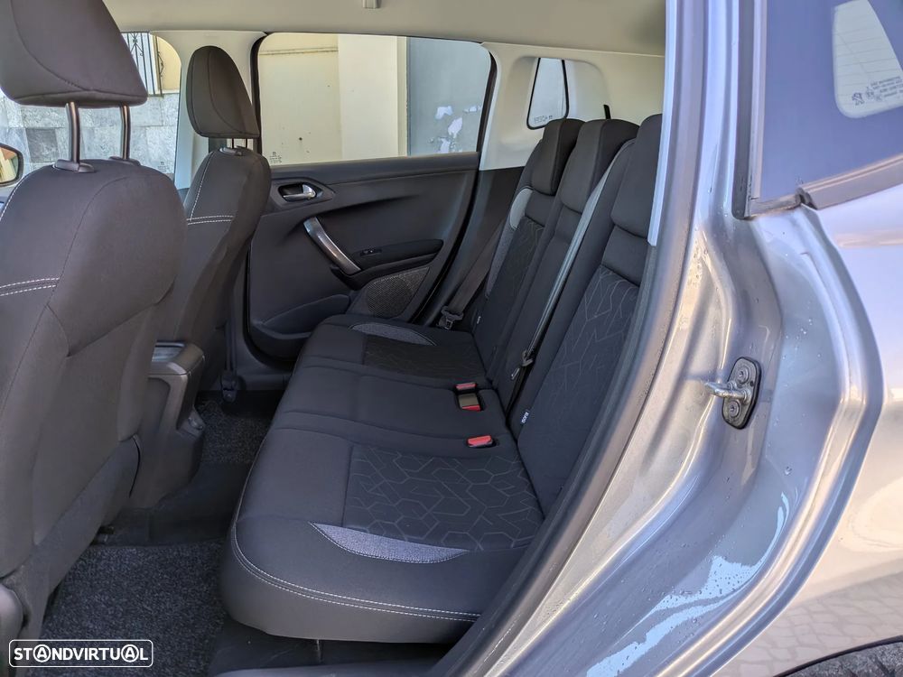 Peugeot 2008 1.2 PureTech Style - 16