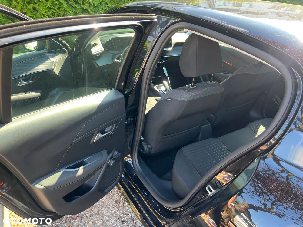 Peugeot 208 PureTech 100 EAT8 Active - 13