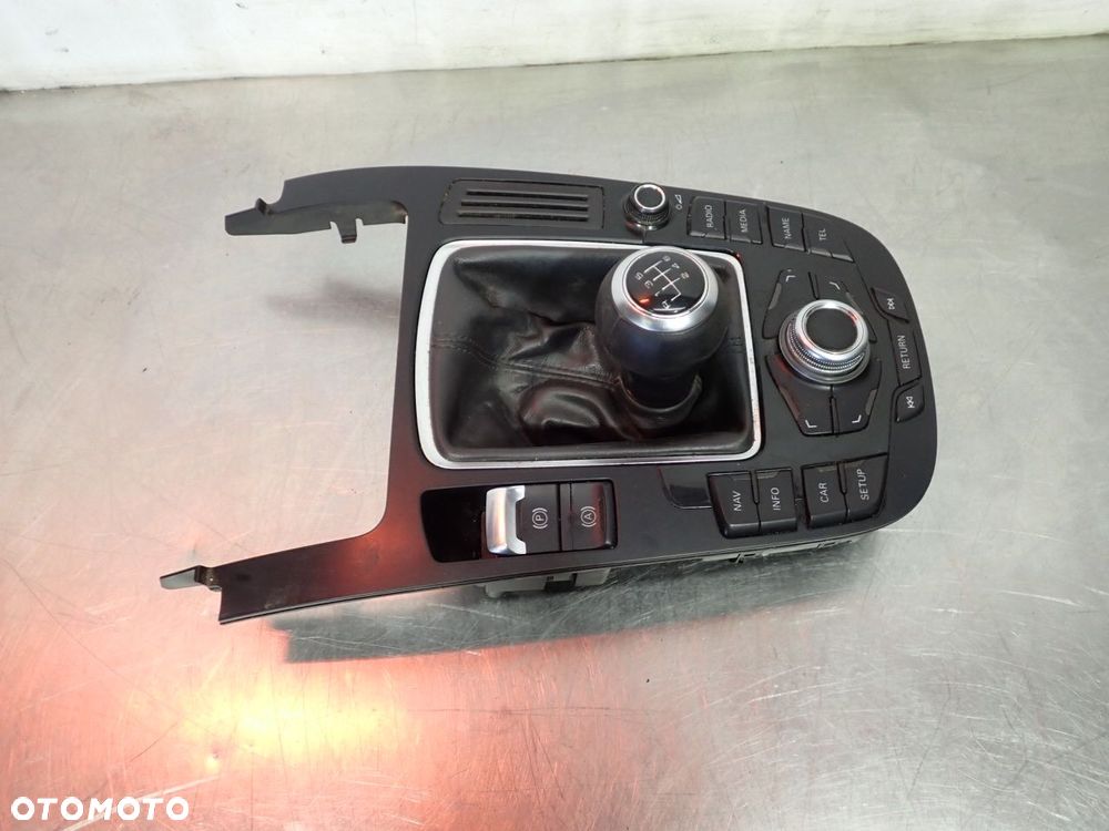 RAMKA WYBIERAKA BIEGÓW PANEL STEROWANIA RADIA AUDI A4 B8 - 1