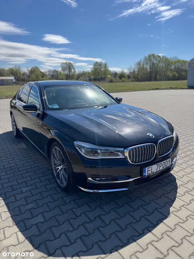 BMW Seria 7 750i xDrive - 11