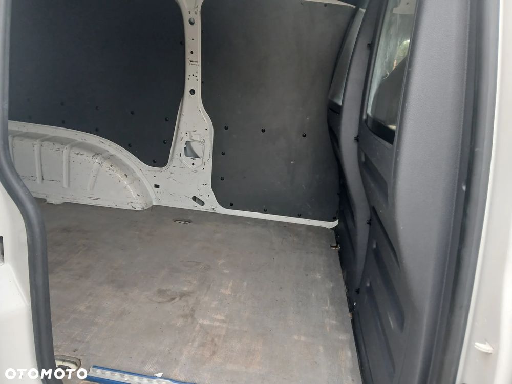 Volkswagen Caddy - 9