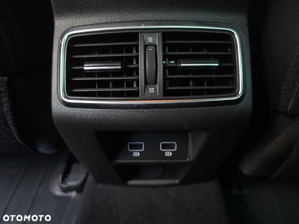 Renault Megane 1.3 TCe FAP Techno EDC - 21