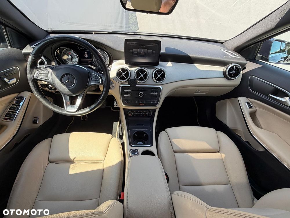Mercedes-Benz GLA 250 7G-DCT Style - 27