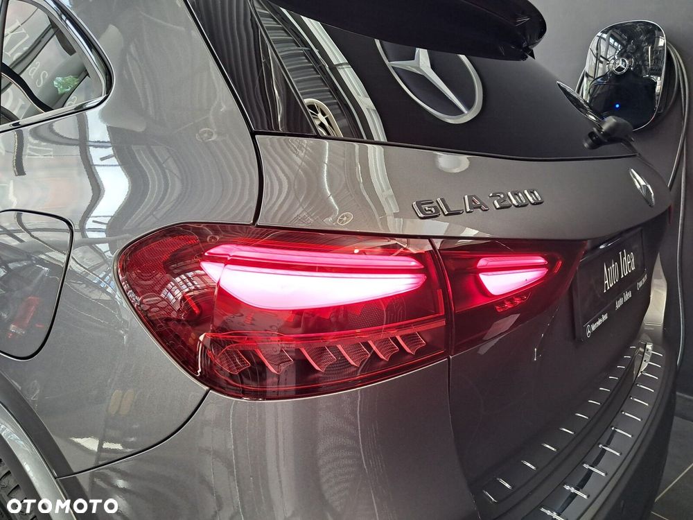Mercedes-Benz GLA - 11