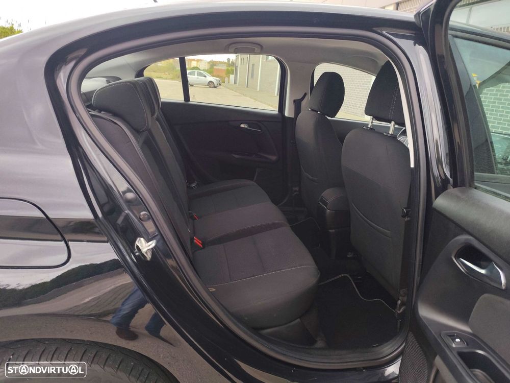 Fiat Tipo Sedan 1.3 M-Jet Lounge - 17