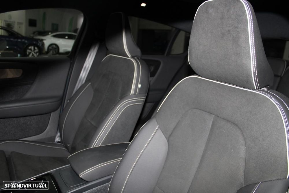 Volvo C40 Recharge 82 kWh Twin Motor Plus - 11