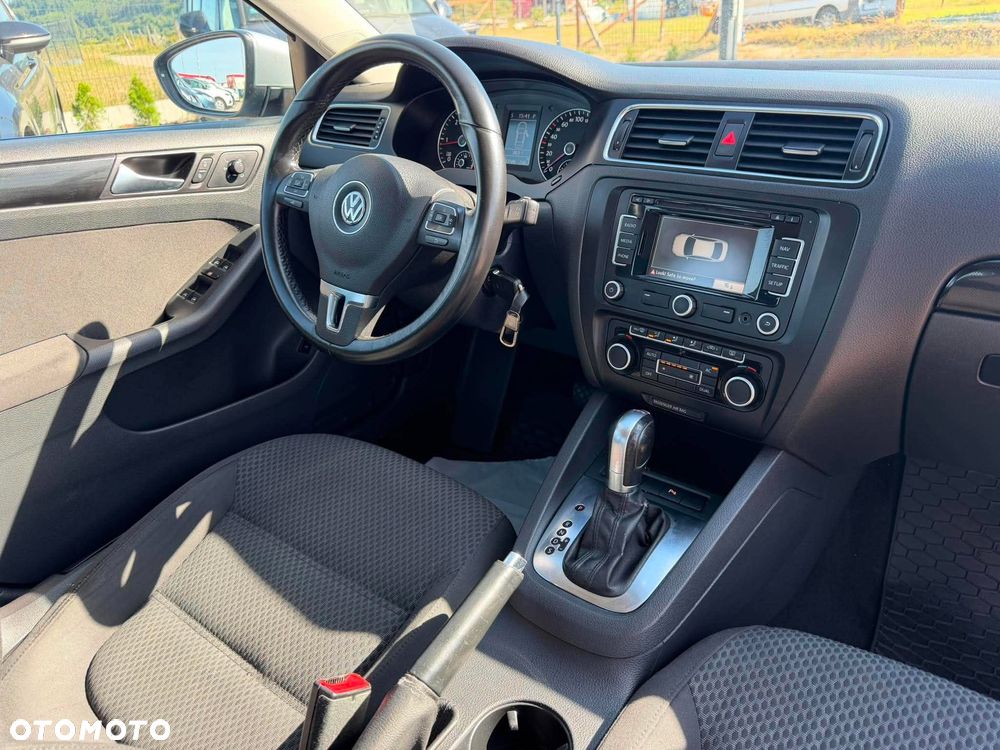 Volkswagen Jetta 1.6 TDI BMT Comfortline DSG - 11