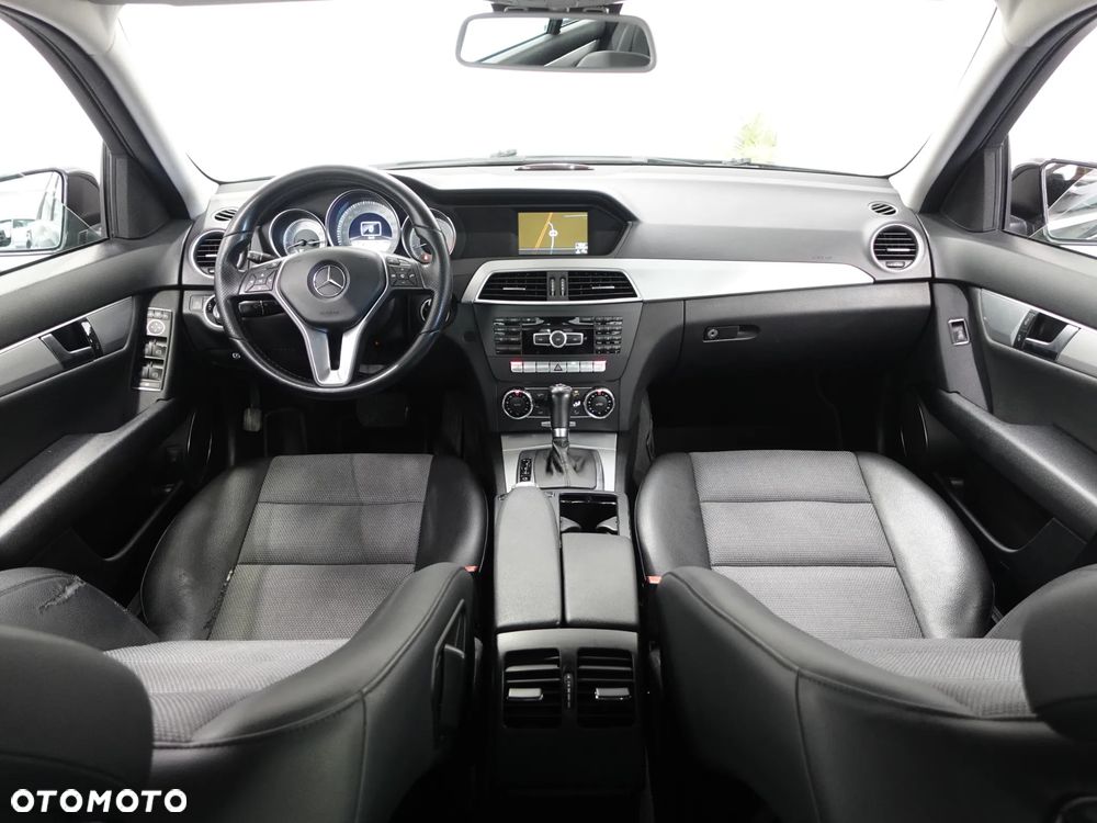 Mercedes-Benz Klasa C 200 (BlueEFFICIENCY) 7G-TRONIC Avantgarde - 28