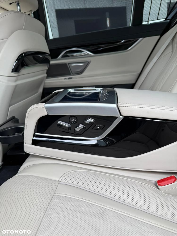 BMW Seria 7 740d xDrive - 19