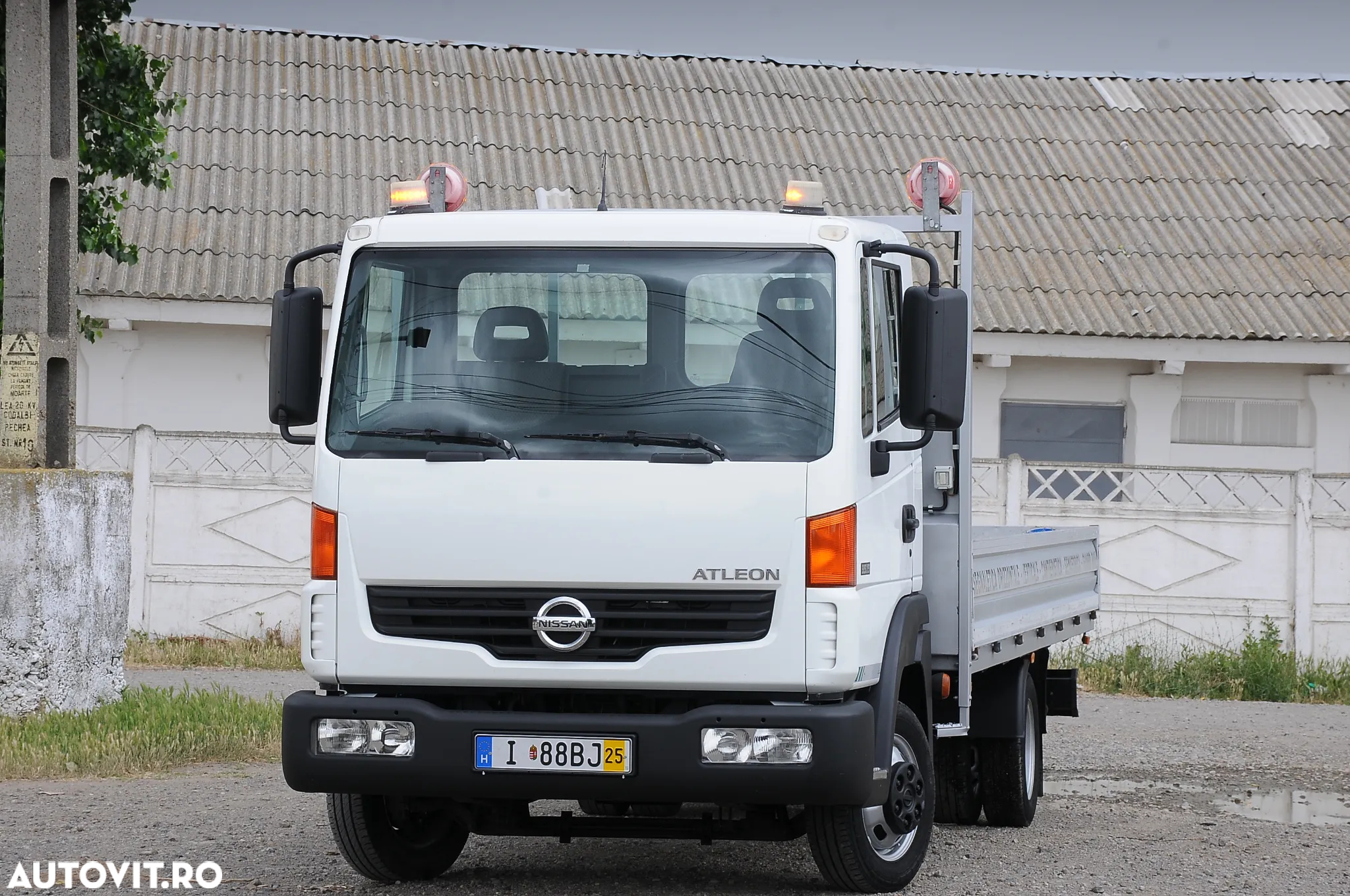Nissan Atleon - 12