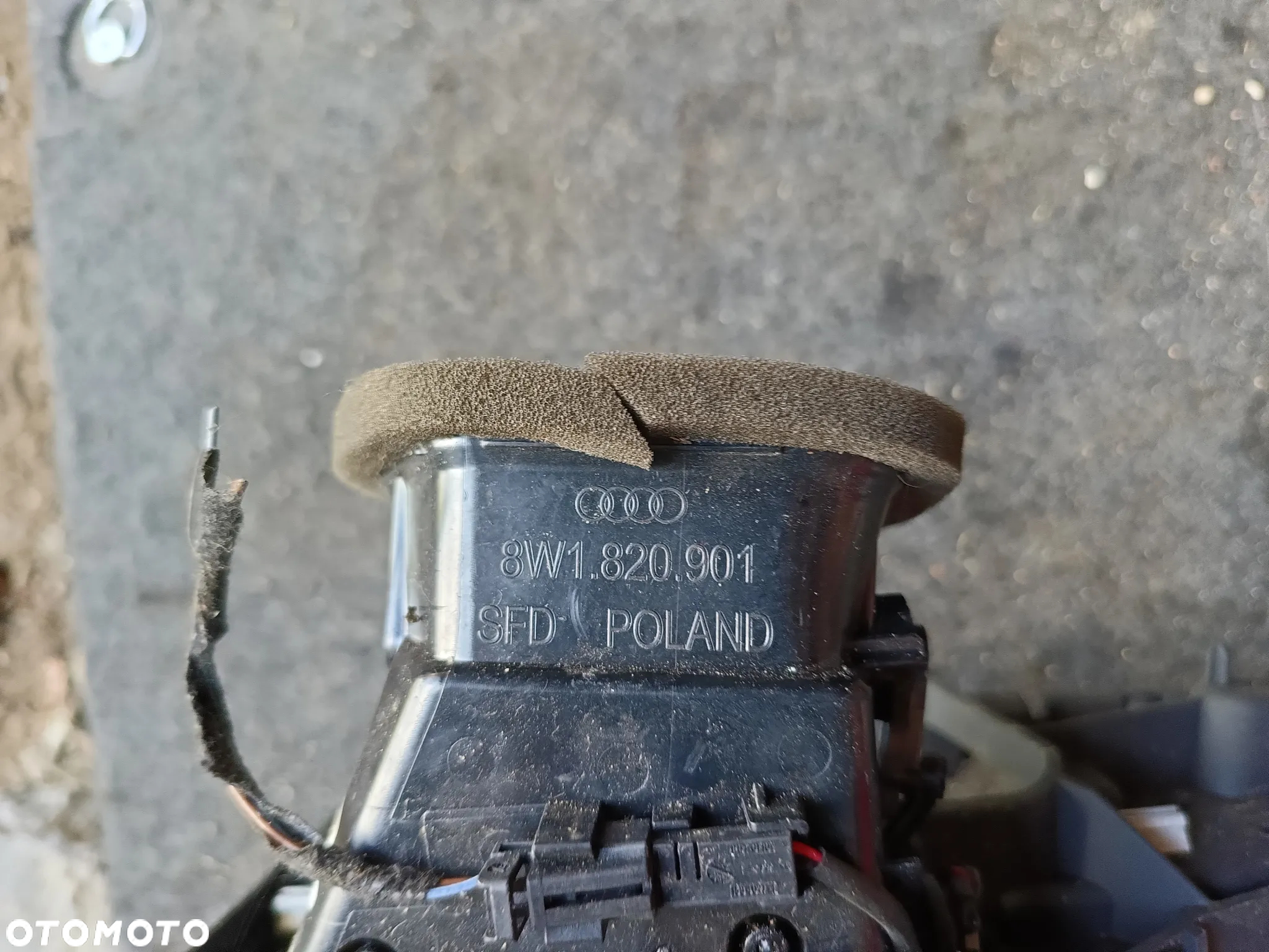 AUDI A4 B9 A5 8W KRATKA LEWA NAWIEWU KLIMATYZACJI 8W1820901 - 2