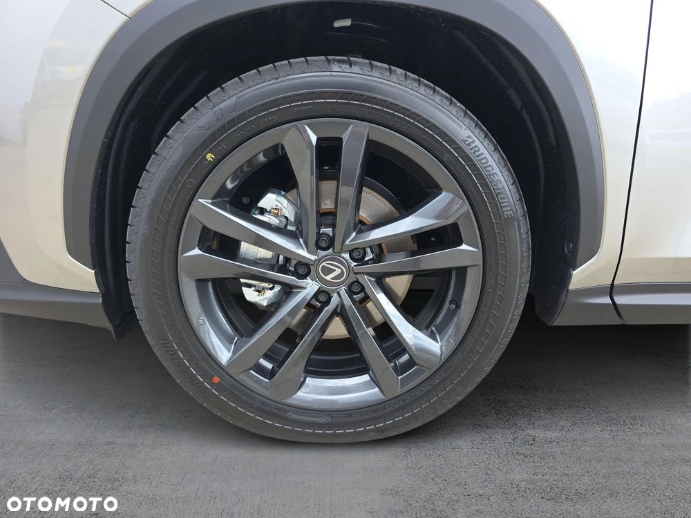 Lexus NX 350h Prestige AWD - 29