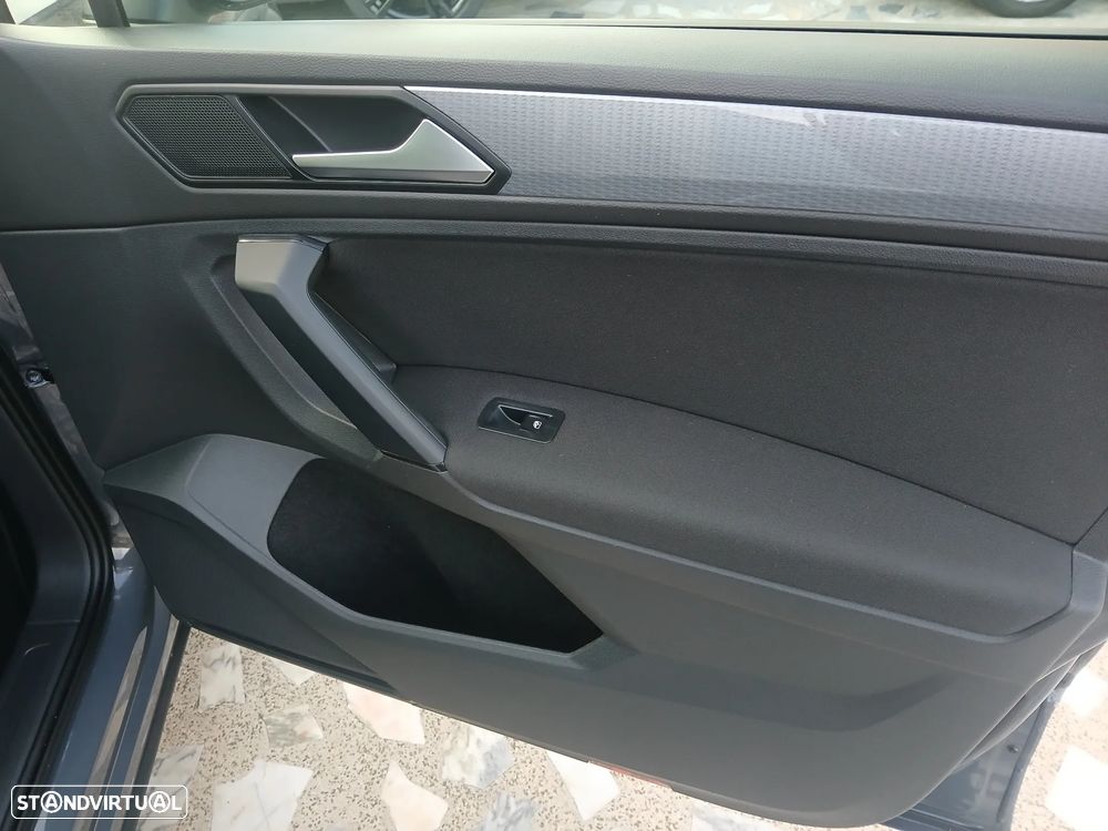 VW Tiguan 2.0 TDI Confortline DSG - 26