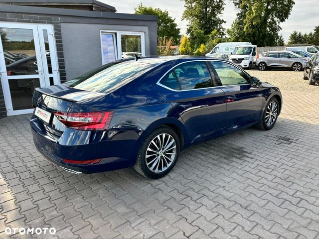 Skoda Superb 2.0 TDI Sportline - 6