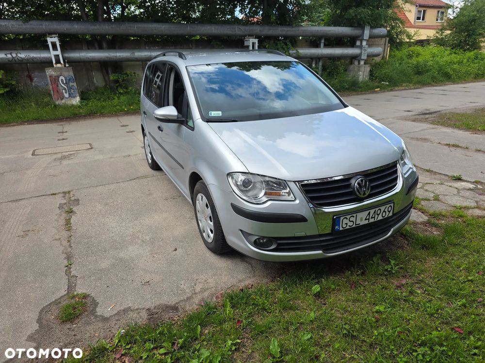 Volkswagen Touran 1.6 Basis - 1