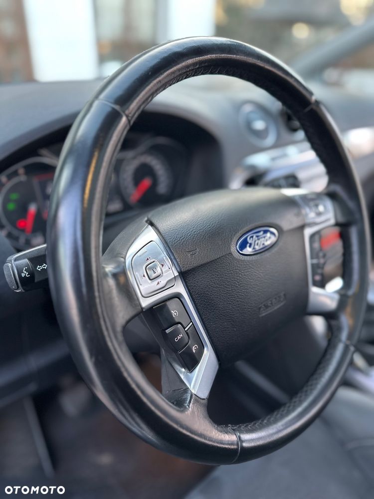 Ford S-Max 2.0 TDCi DPF Titanium - 28