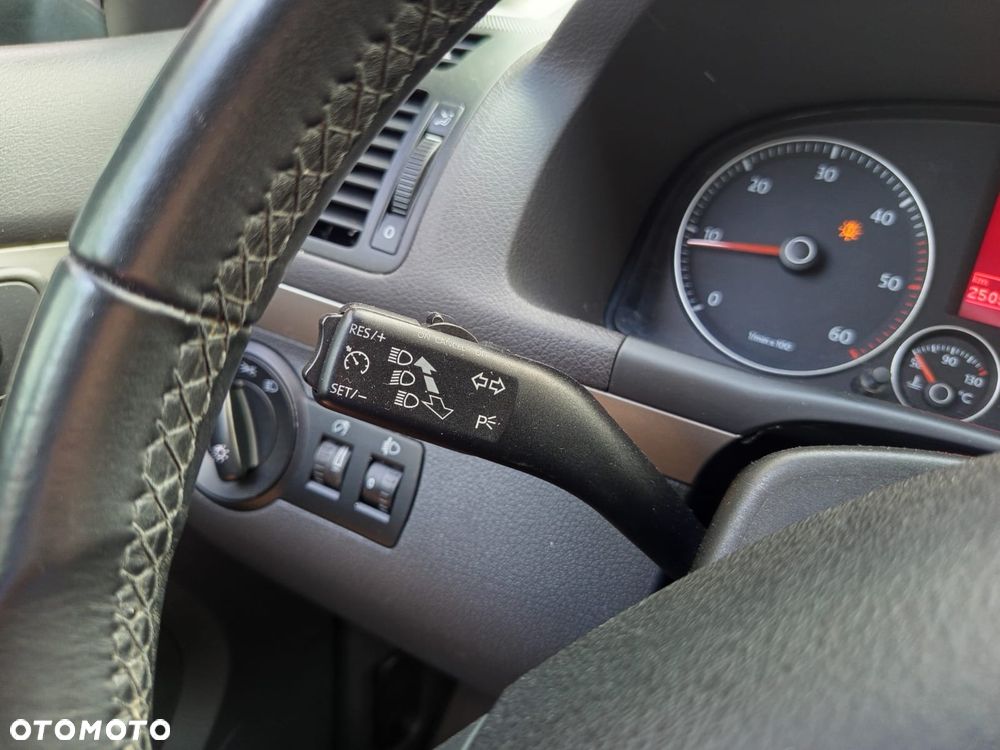 Volkswagen Touran 1.9 TDI Freestyle - 15