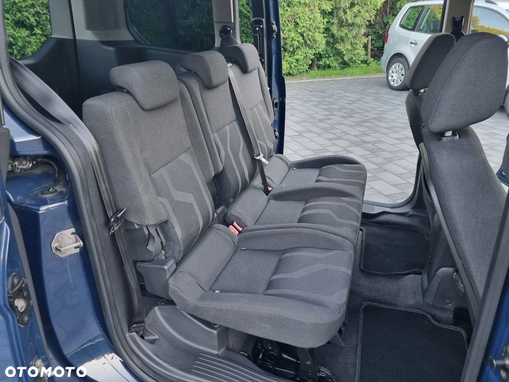 Ford Tourneo Connect Grand - 22