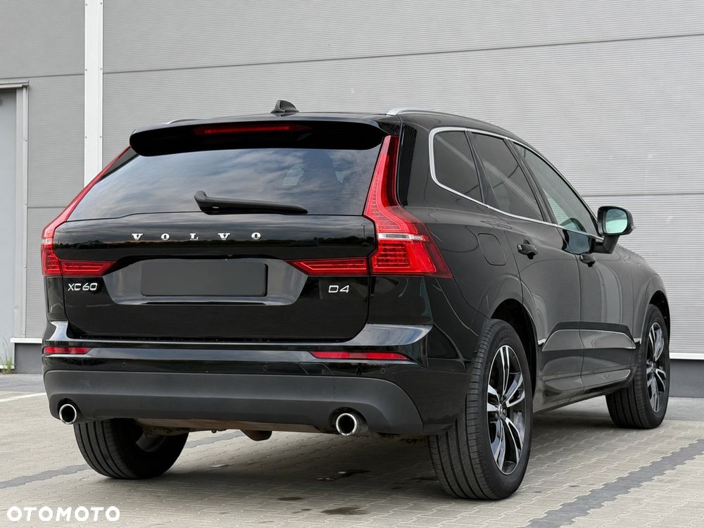 Volvo XC 60 D4 AWD Geartronic Momentum - 3
