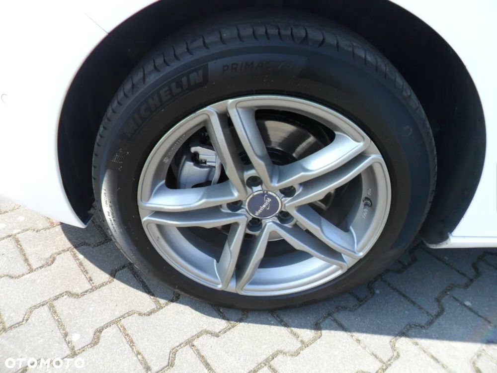 Mercedes-Benz Klasa B 200 d Style 8G-DCT - 9
