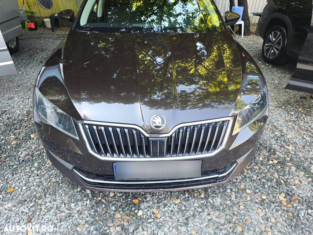 Skoda Superb 2.0 TDI DSG Ambition - 8