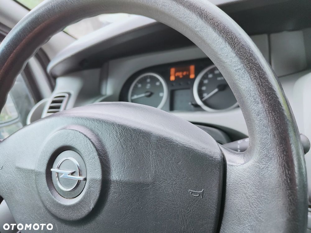 Opel Vivaro L2H1 2.9t - 28