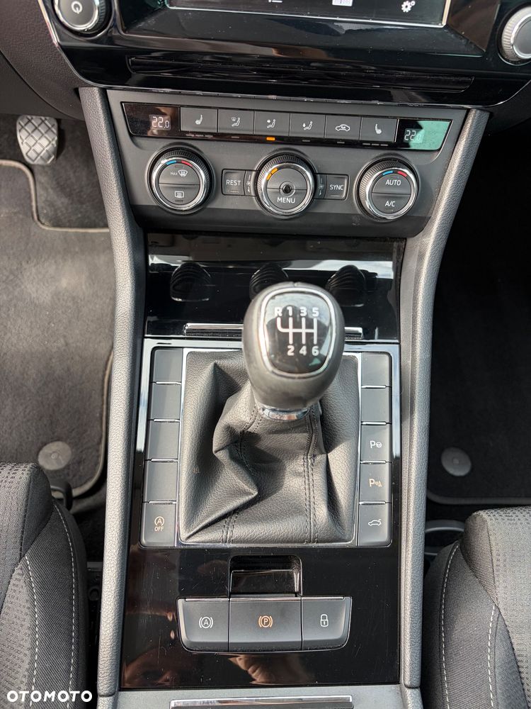 Skoda Superb ver-1-4-tsi-act-ambition - 20