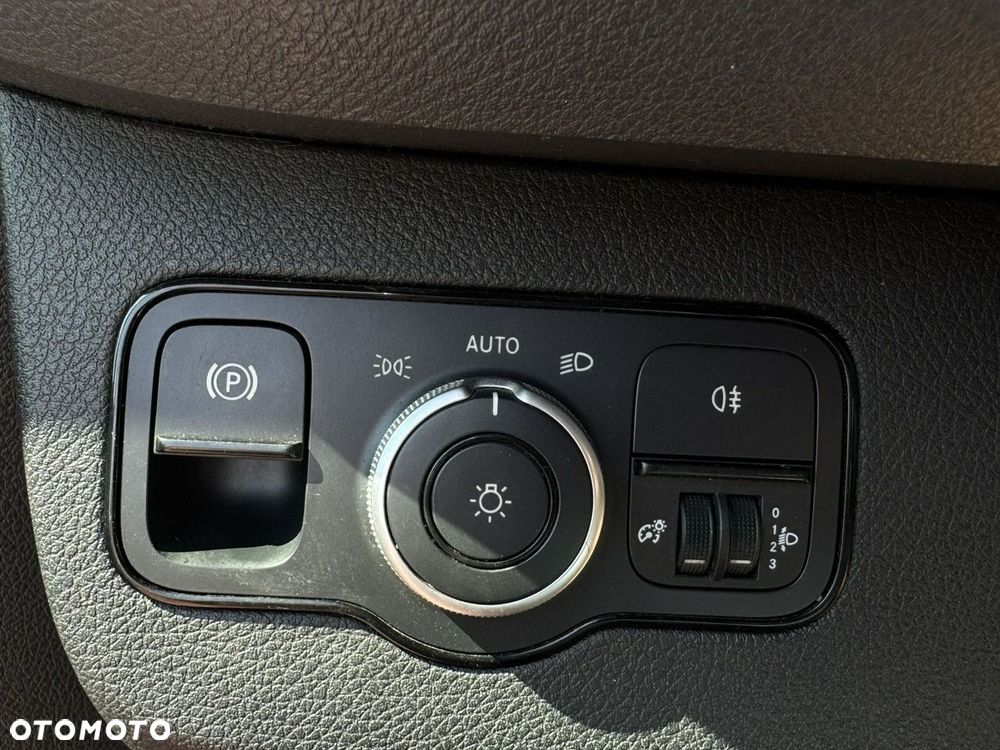 Mercedes-Benz Sprinter - 26