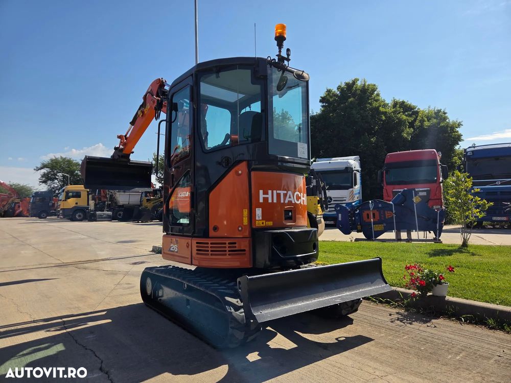 Hitachi ZX26U-6, 2024, 939 ore, Masa operationala 2,74tone, CUPLA RAPIDA mecanica+cupa ingusta+cupa lata+cupa taluz neinclinabila, LAMA NIVELARE, inst picon pe brate, fara aer conditionat, latime 1,2m, ridica 1,6 tone, JAPONIA, leasing-PROMOTIE 31.900Eur+Tva - 31
