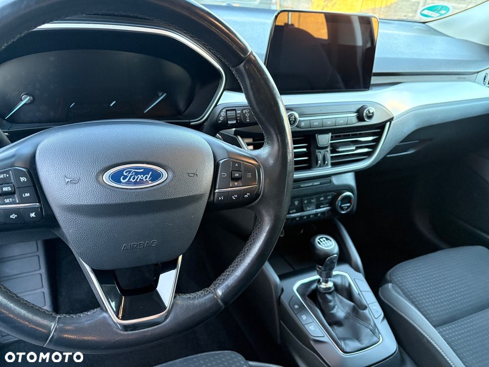 Ford Focus 1.0 EcoBoost Titanium X - 23