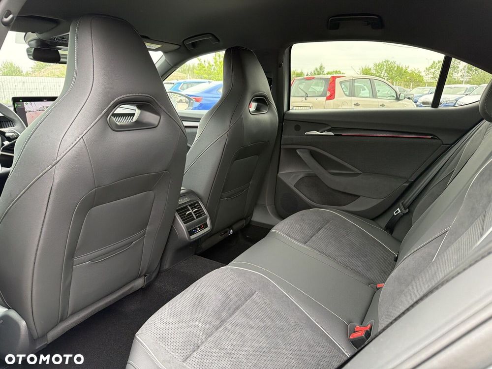 Skoda Superb 2.0 TDI SCR 4x4 Sportline DSG - 23
