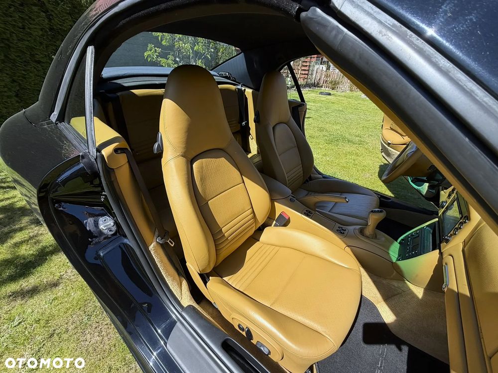 Porsche 911 Carrera - 20