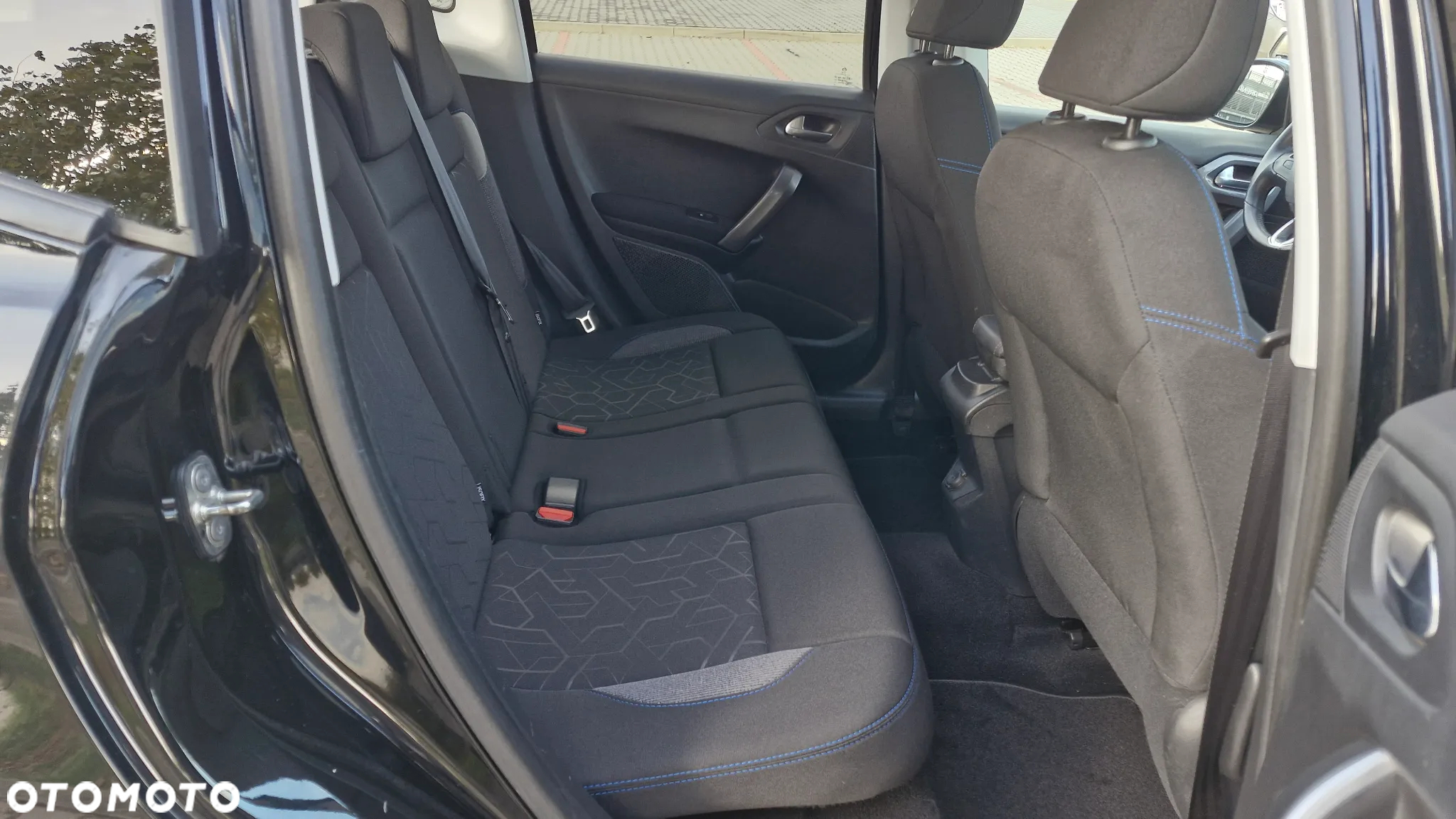 Peugeot 2008 - 22