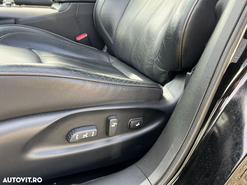 Infiniti M35 - 14