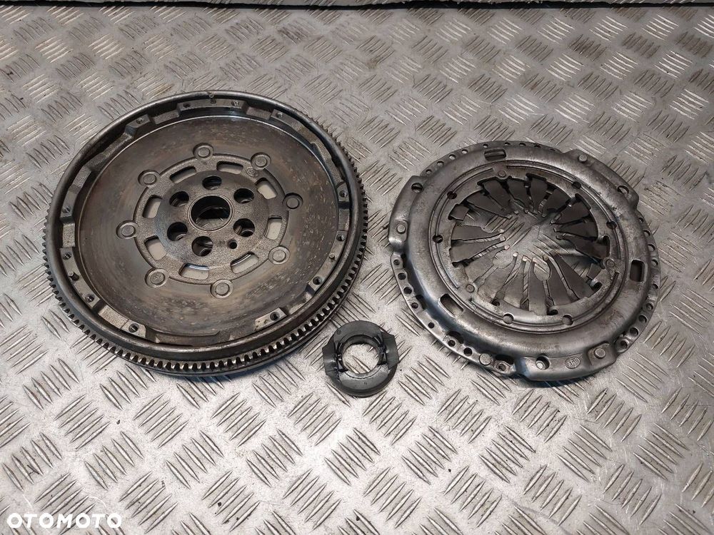 KOŁO DWUMASOWE + DOCISK + ŁOŻYSKO AUDI A3 8L LIFT 1.8 T - 1