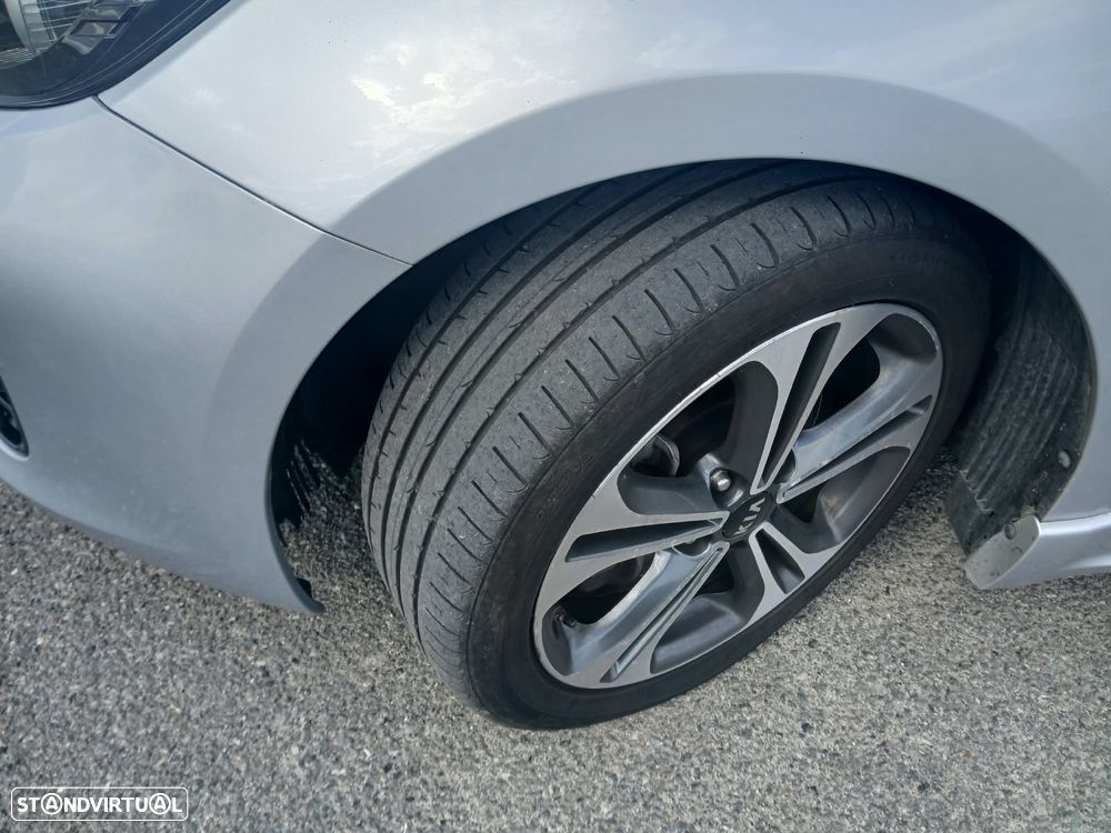 Kia Ceed 1.6 CRDi Nav Line - 35