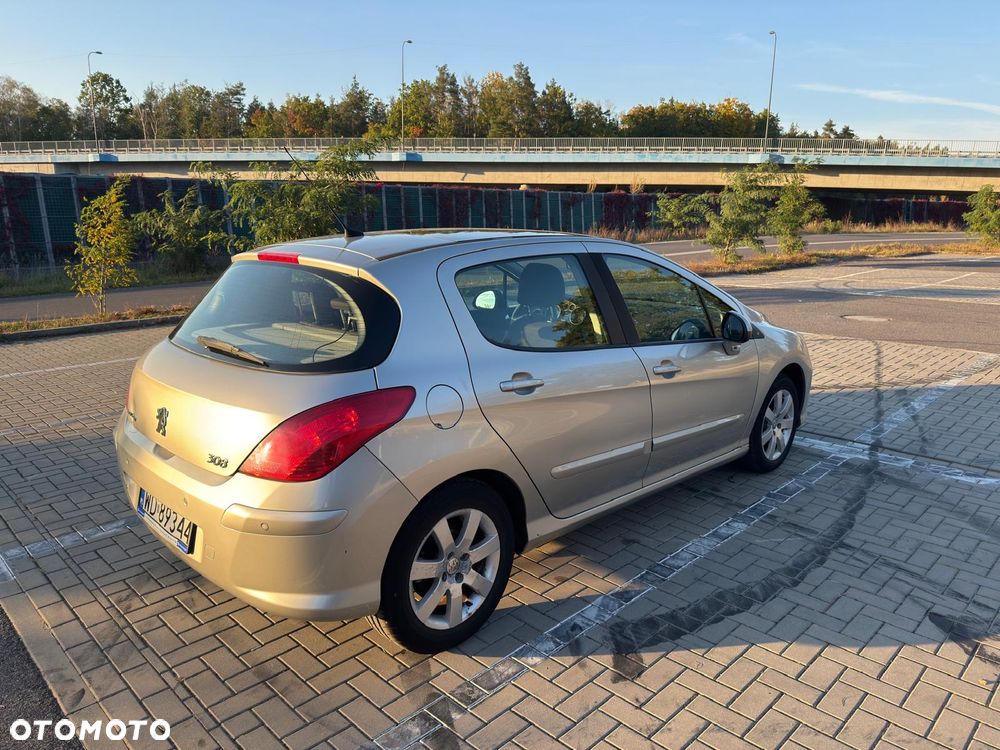 Peugeot 308 2008 photo 5