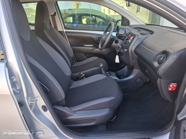 Toyota Aygo 1.0 X-Play - 34